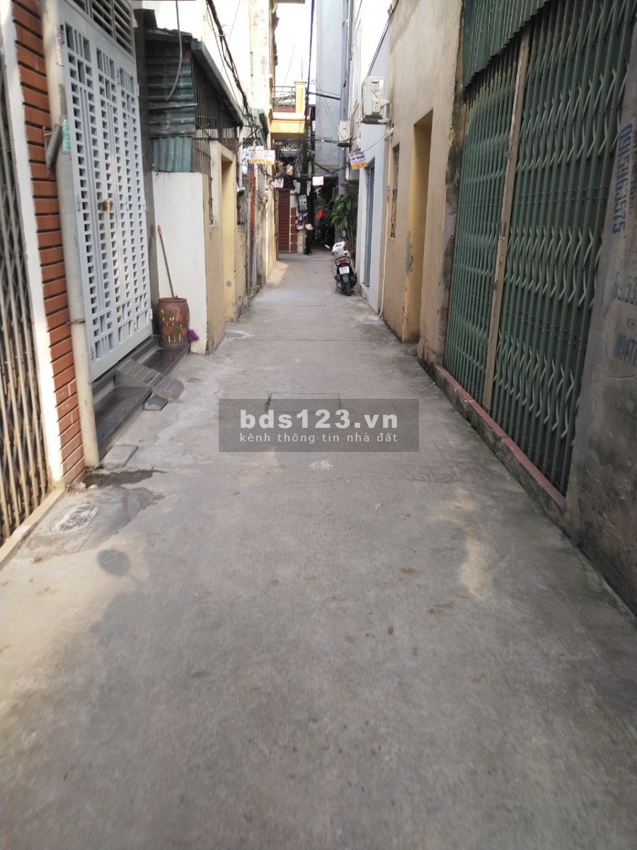 Bán nhà Nam Dư diện tích 32m2 x 5 tầng, giá 2.7 tỷ, thương lượng mạnh