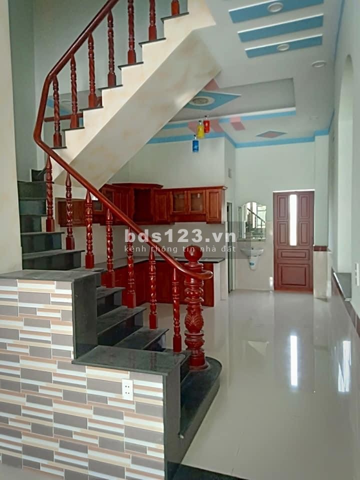 Bán nhà 1 trệt 1 lầu,giá rẻ,ngày Quốc Lộ 1K,Dĩ an,Bình Dương,64m
