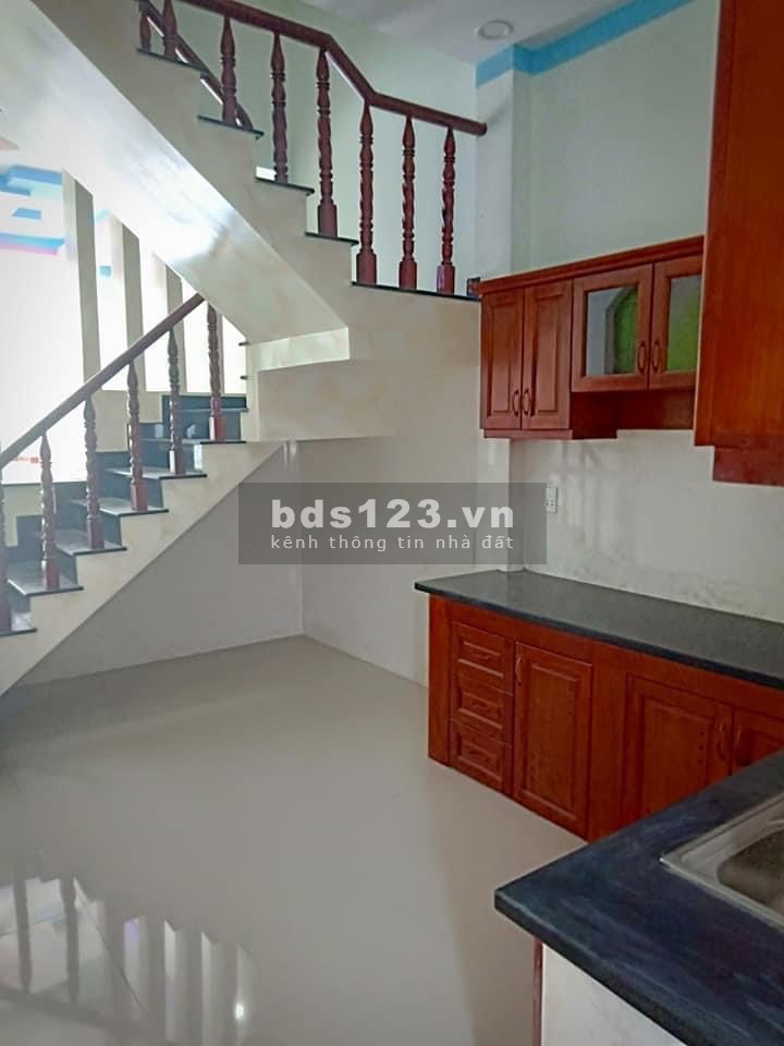 Bán nhà 1 trệt 1 lầu,giá rẻ,ngày Quốc Lộ 1K,Dĩ an,Bình Dương,64m