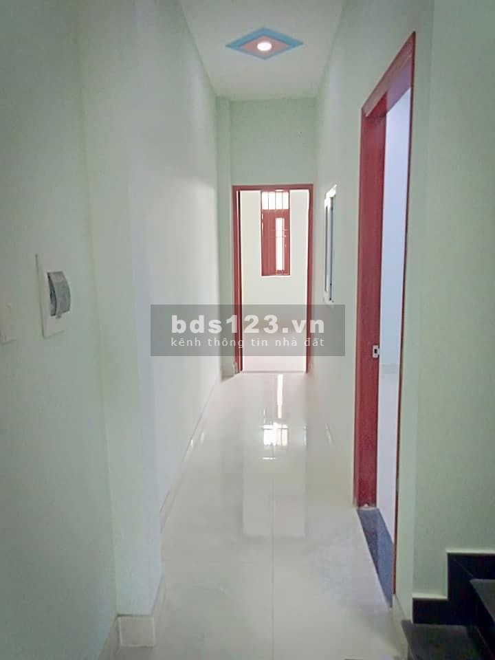 Bán nhà 1 trệt 1 lầu,giá rẻ,ngày Quốc Lộ 1K,Dĩ an,Bình Dương,64m