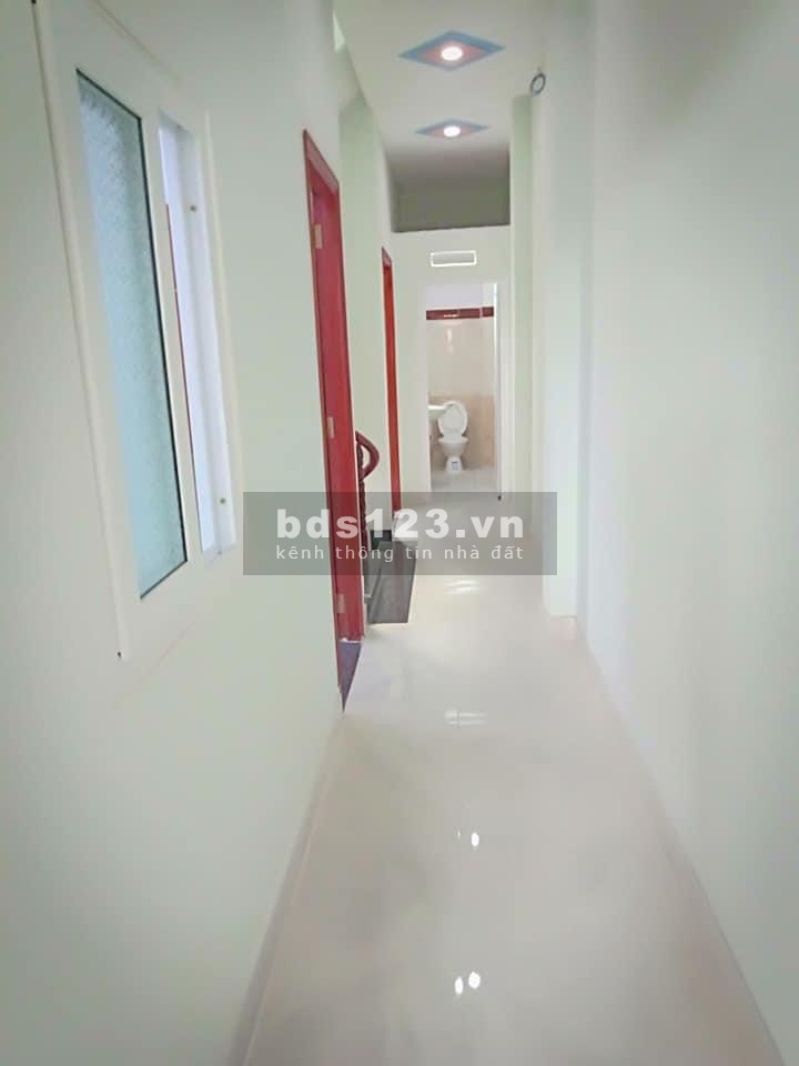 Bán nhà 1 trệt 1 lầu,giá rẻ,ngày Quốc Lộ 1K,Dĩ an,Bình Dương,64m