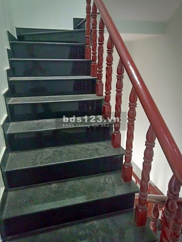 Bán nhà 1 trệt 1 lầu,giá rẻ,ngày Quốc Lộ 1K,Dĩ an,Bình Dương,64m