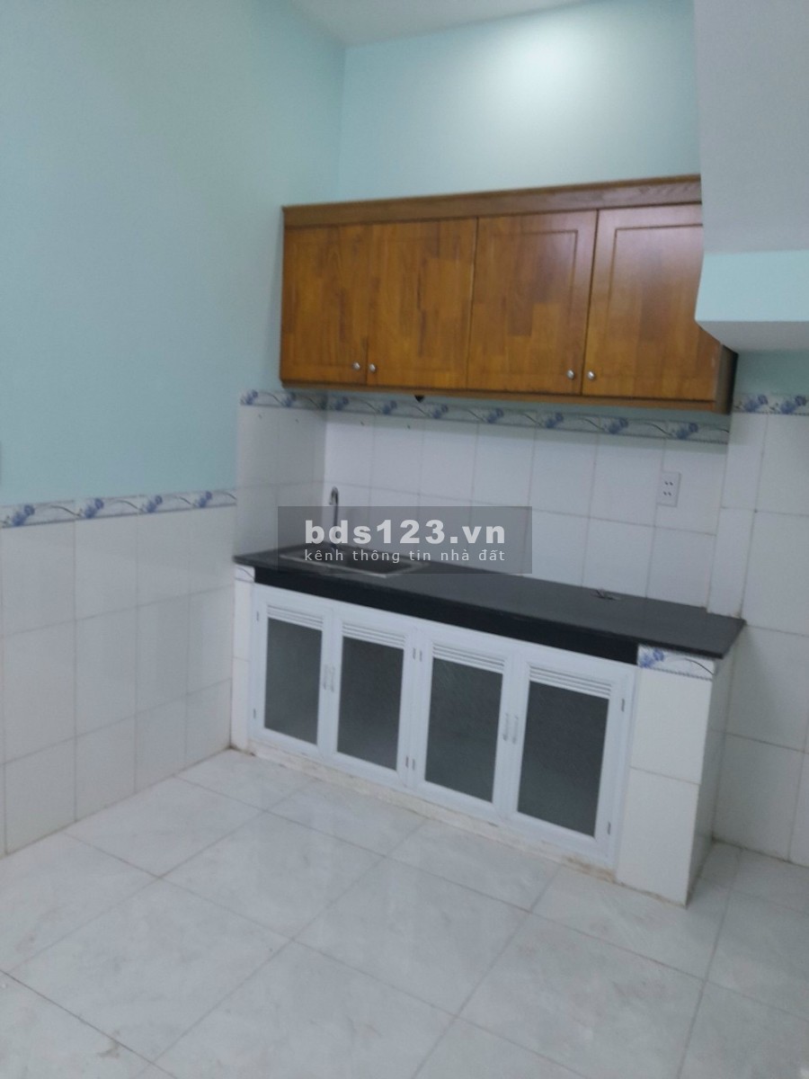 Nhà hẻm ba gác đường số 6, gần đại học luật, dt 36mx10m, lhcc