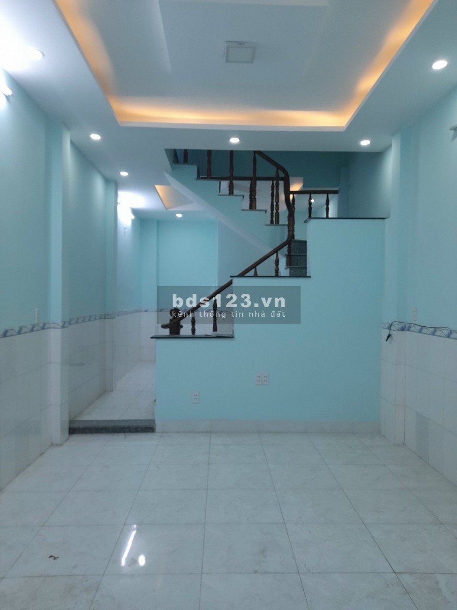 Nhà hẻm ba gác đường số 6, gần đại học luật, dt 36mx10m, lhcc
