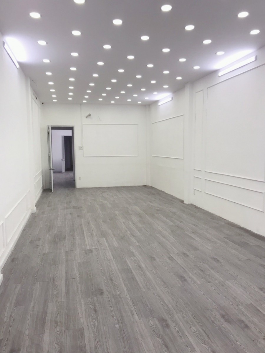 Cho Thuê Nhà giá tốt Khu Vip Hai Bà Trưng, P.Tân Định, Q.1, 4x33m, 1 trệt 3 lầu
