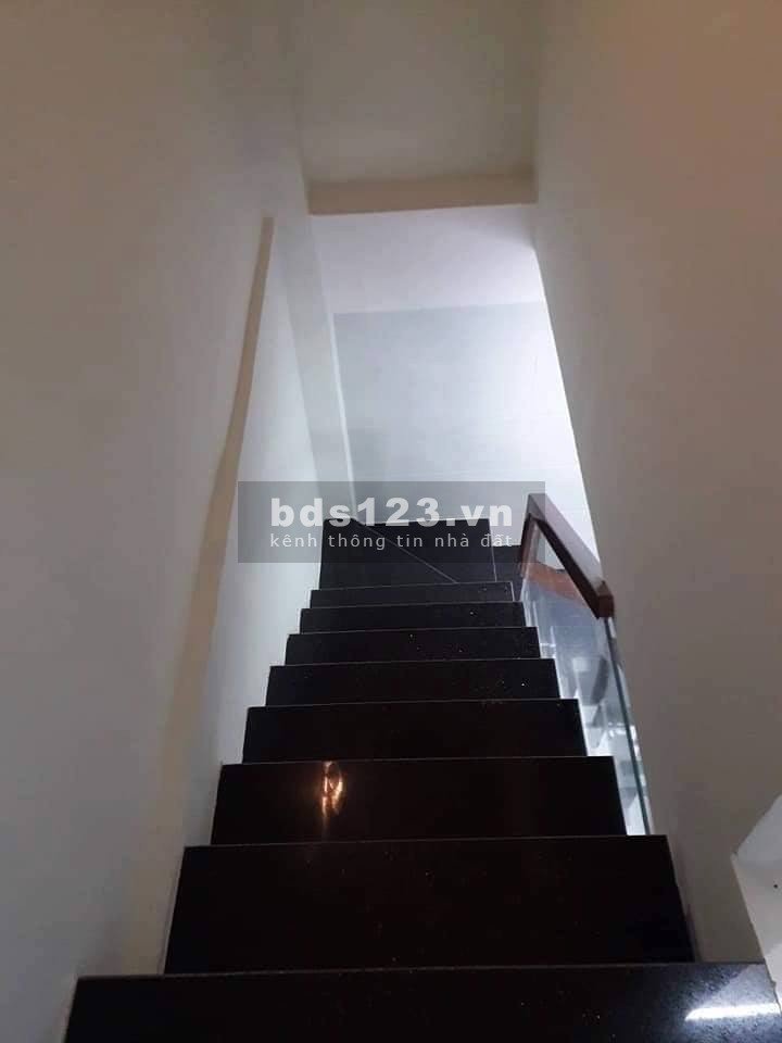Nhà Khuông Việt, nhà còn mới, không lộ giới, liên hệ 0908638007