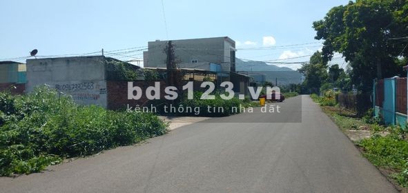 Bán đất thành phố Bà Rịa, mt đường 45m, sổ riêng, thổ cư 100%