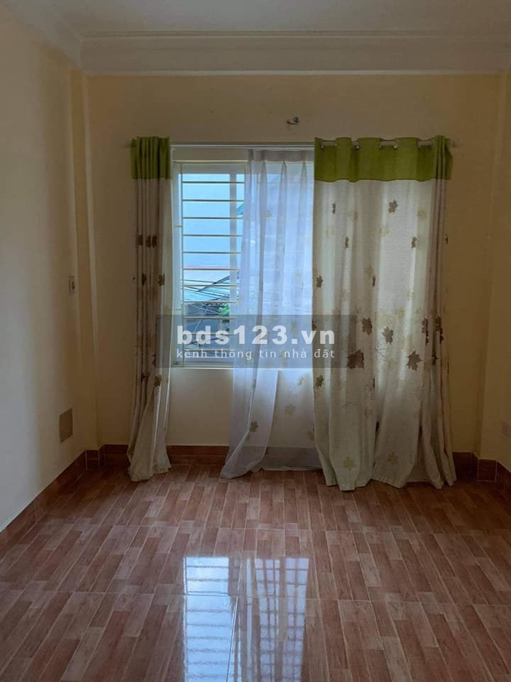 Ô tô 5 chỗ quay đầu, nhà đẹp 40m2, giá nhỉnh 3 tỷ, tại Lĩnh Nam, nở hậu