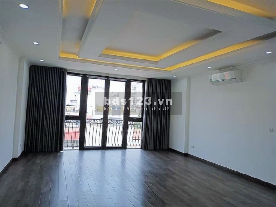 Tòa nhà 8 tầng mặt phố Võ Chí Công. Vỉa hè, oto, Kinh doanh. 150m2 MT6m 55tỷ