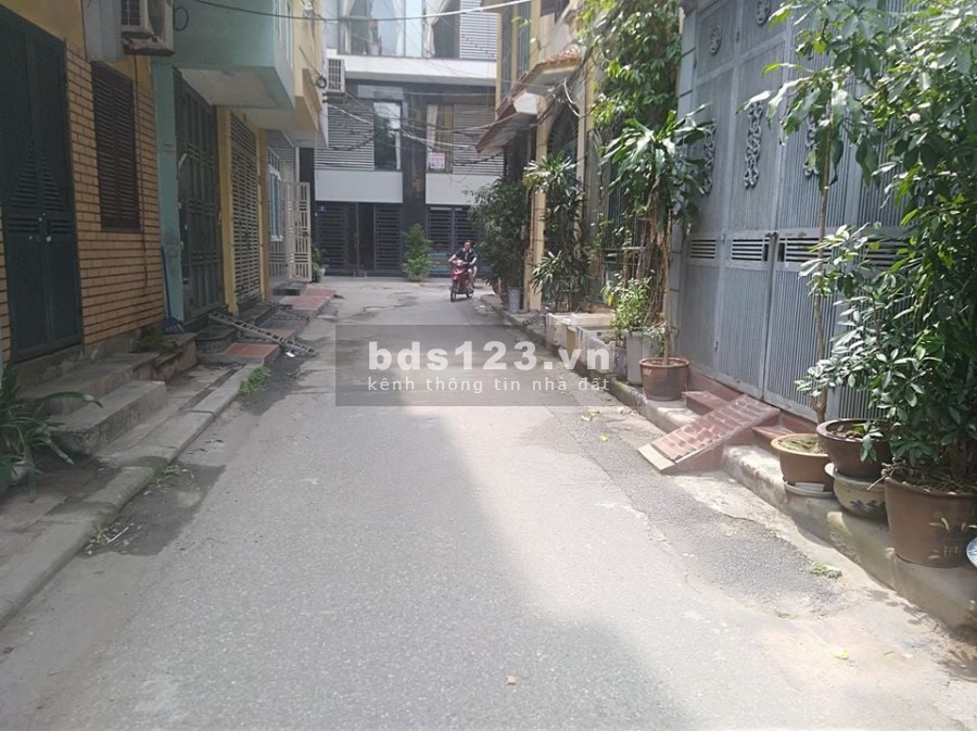 Cần bán nhà Nghĩa Tân Quận Cầu Giấy, phân lô dt 75m2, giá 11.x tỷ