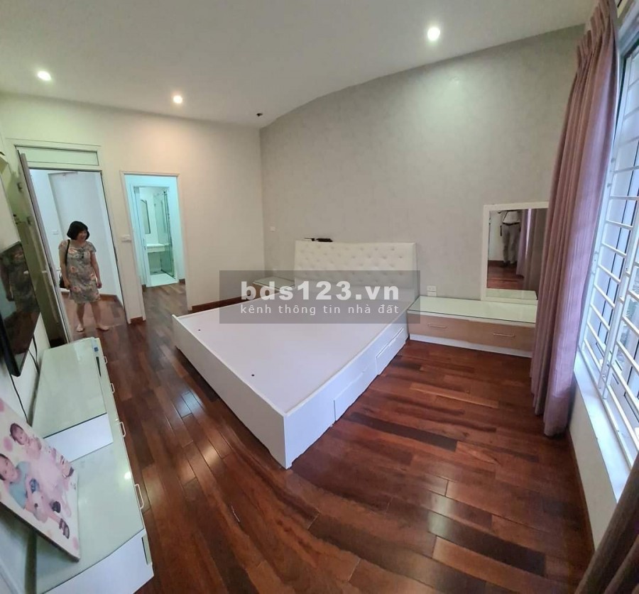 Bán nhà Tây Hồ lô góc 3 mặt thoáng, gara ô tô nhà đẹp, dt 117m2, 4 tầng, giá 15.2 tỷ