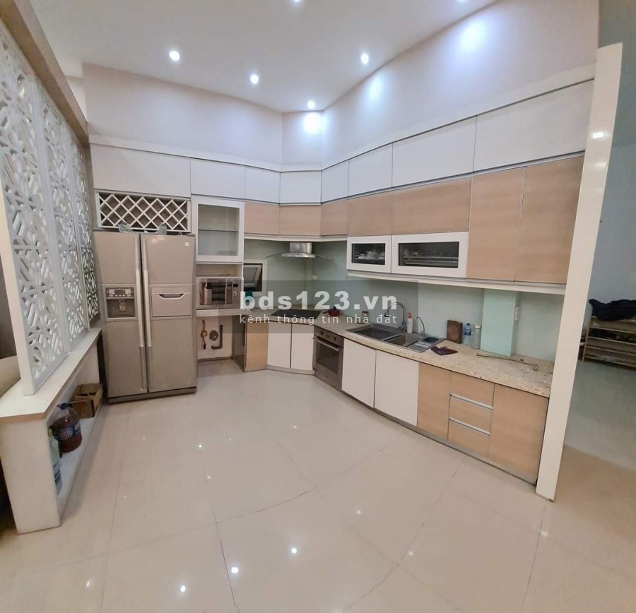 Bán nhà Tây Hồ lô góc 3 mặt thoáng, gara ô tô nhà đẹp, dt 117m2, 4 tầng, giá 15.2 tỷ