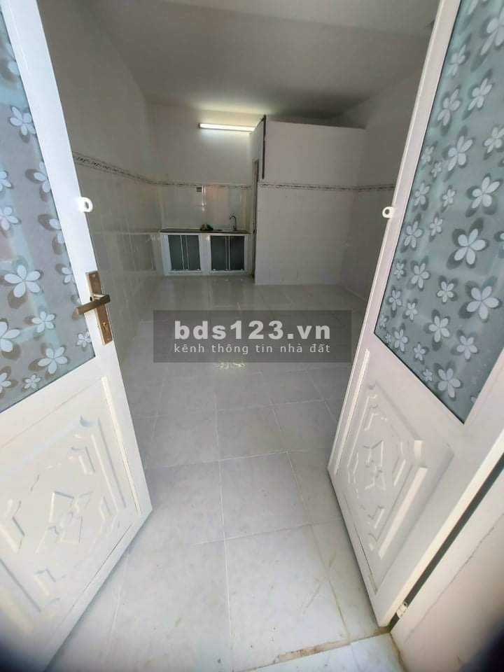 Chính chủ bán gấp nhà đẹp 1 trệt, 1 lầu. Nhà Bè giá 1.050 tỷ, thương lượng
