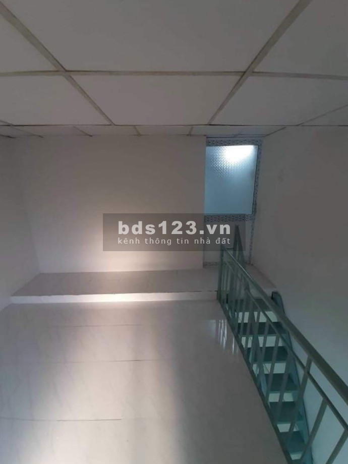 Chính chủ bán gấp nhà đẹp 1 trệt, 1 lầu. Nhà Bè giá 1.050 tỷ, thương lượng