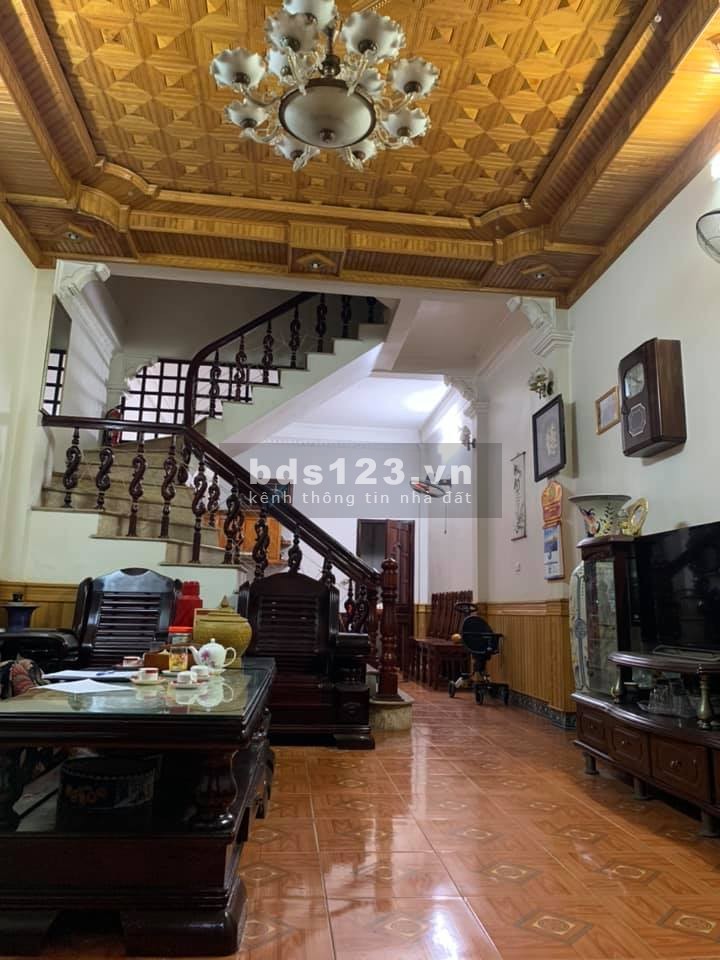 Nhà đẹp Cầu Giấy, ngõ thông tứ tung, ở sướng, dt 70m2, 4T, MT4.5m2. Chỉ 6.9 tỷ