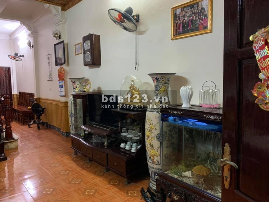 Nhà đẹp Cầu Giấy, ngõ thông tứ tung, ở sướng, dt 70m2, 4T, MT4.5m2. Chỉ 6.9 tỷ