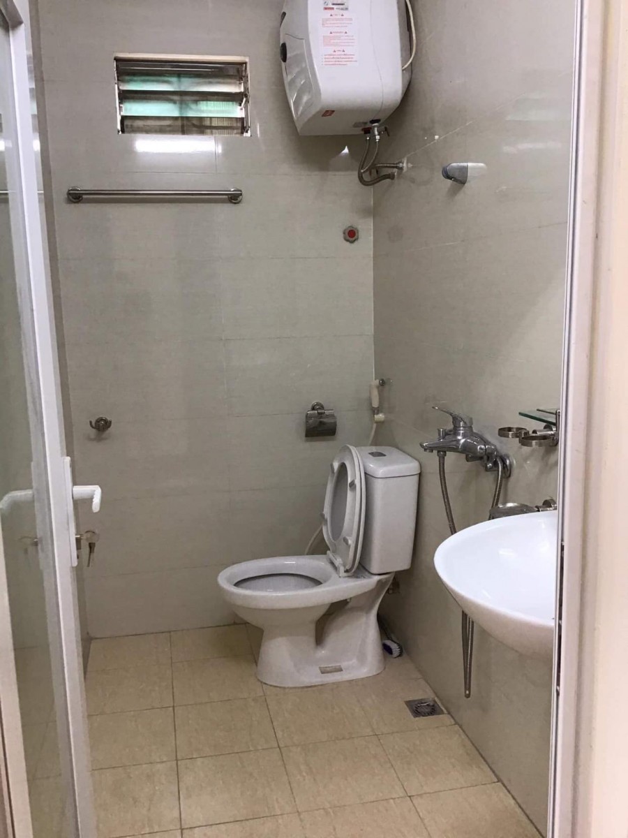 Bán nhà ngõ 169 Hoàng Mai gần hồ Đền Lừ, DT 51m2*4T, MT 4m, sổ đỏ cc, Giá 3,95 tỷ. LH Thanh 0977686830