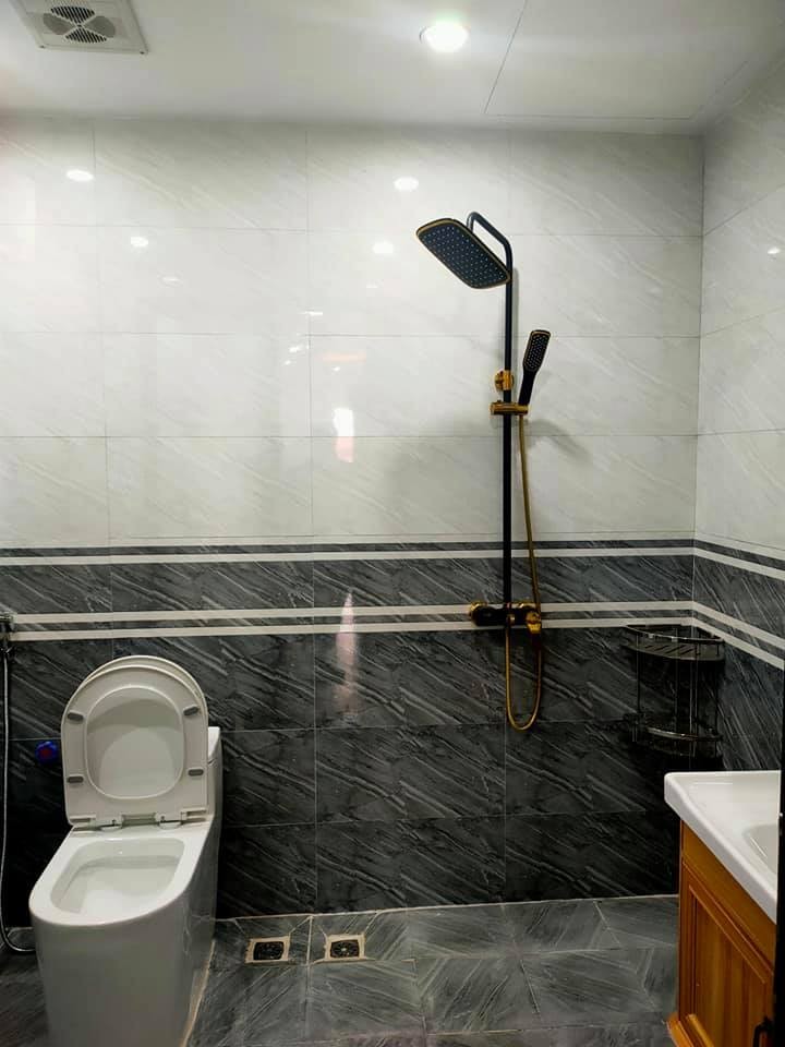 Cần bán nhà siêu phẩm Ngọc Thuỵ Long Biên, ô tô đỗ cữa, ngõ thông
