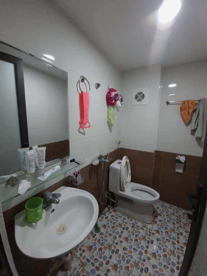 Bán nhà đường Láng 40m2, 4 tầng, mt 4m, cách mặt phố 10m, kinh doanh giá 4 tỷ
