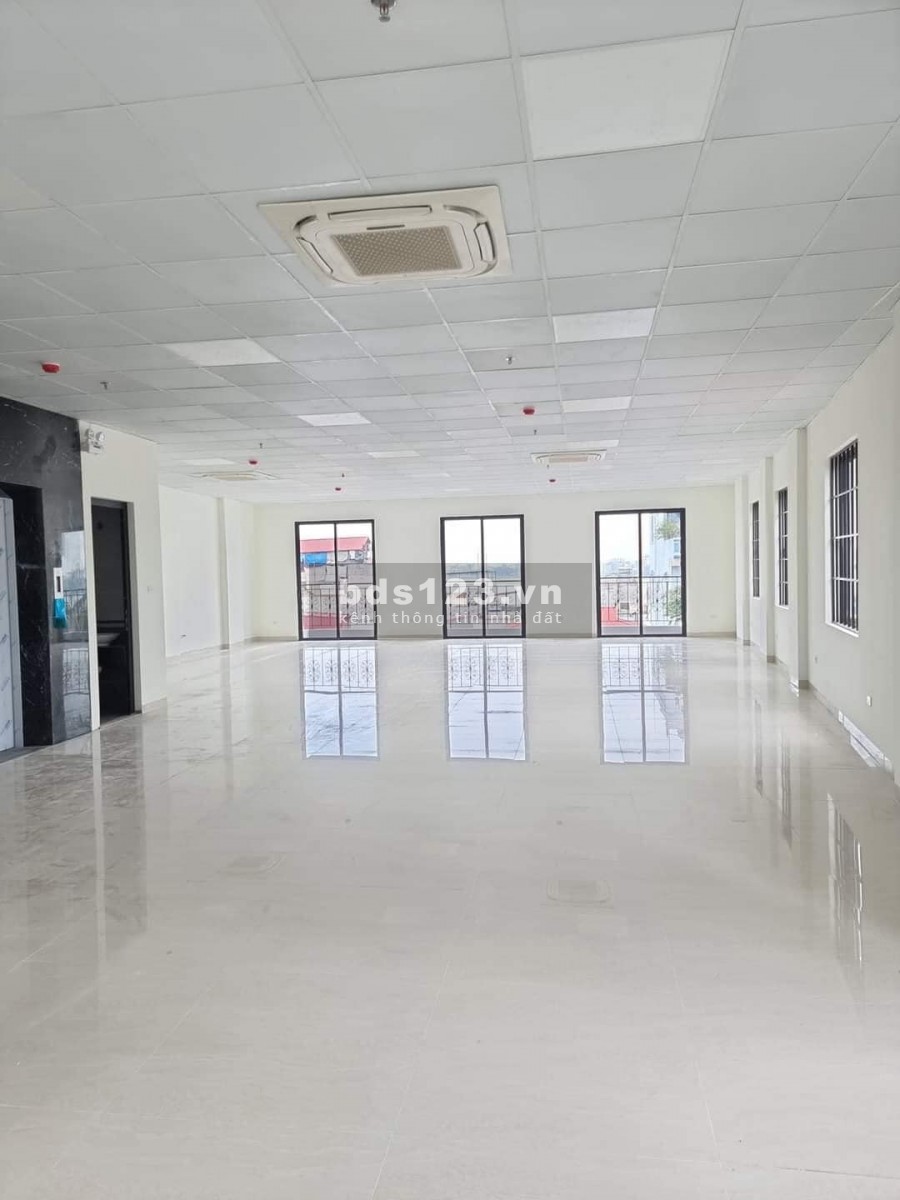 Ưu đãi mùa dịch từ cđt giá thuê chỉ còn 408.000/m2 cho khách thuê tại Geleximco Building
