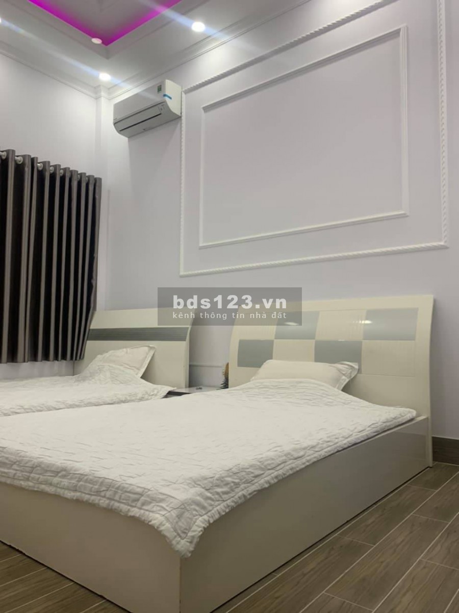 Bán nhà Bờ Bao Tân Thắng, Tân Phú dt 60m2 2 tầng, hẻm xe hơi, giá 5 tỷ 4