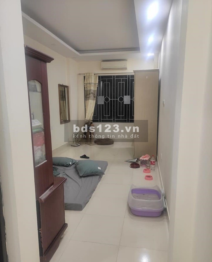 Cần Bán Nhà Nguyễn Văn Cừ - Long Biên 30m2, 5T, 2.8 tỷ
