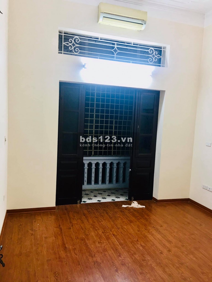 E cần bán nhà Cầu Giấy Ô TÔ vào nhà chỉ chưa tới 95tr/m2