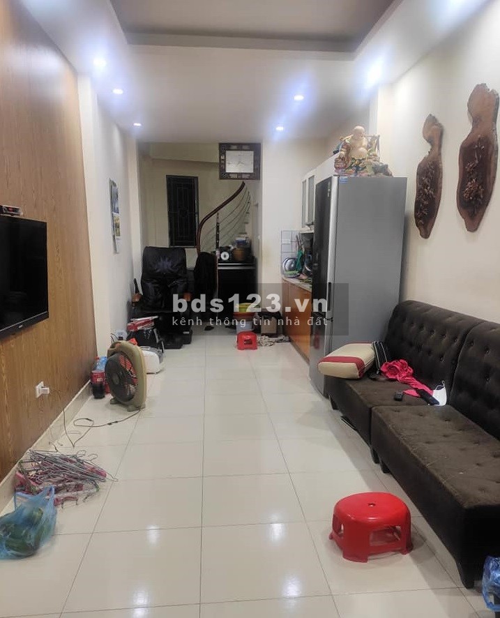 Cần Bán Nhà Nguyễn Văn Cừ - Long Biên 30m2, 5T, 2.8 tỷ