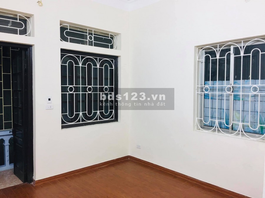 E cần bán nhà Cầu Giấy Ô TÔ vào nhà chỉ chưa tới 95tr/m2