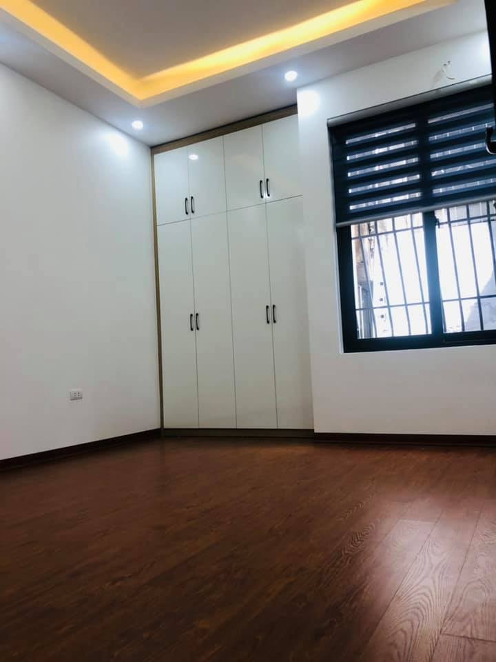 Nhỏ Tiền, Nhà Siêu đẹp Tân Mai, Hoàng Mai, 5 tầng x 3 ngủ x 2.x tỷ LH 0944267031