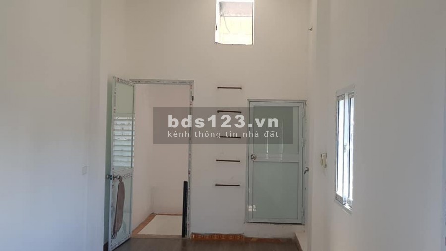 Cần bán nhà 30m2, đúc bê tông 4 tầng Quận Thanh Xuân, giá 2 tỷ, LHCC