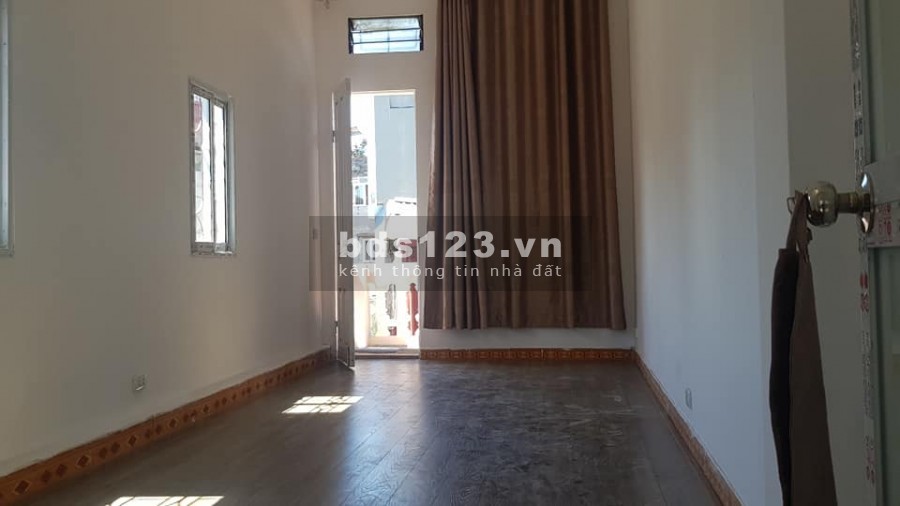 Cần bán nhà 30m2, đúc bê tông 4 tầng Quận Thanh Xuân, giá 2 tỷ, LHCC