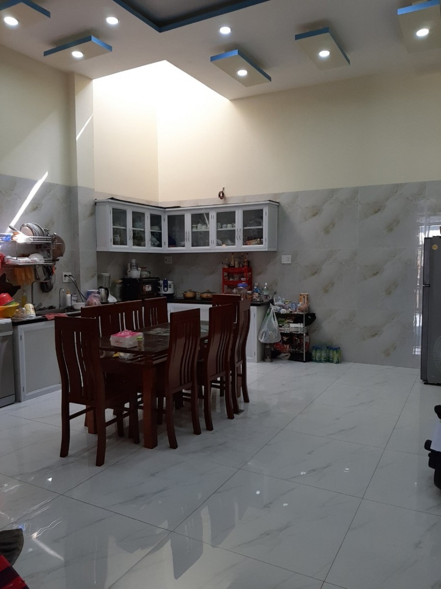 Bán gấp nhà Bình Tân, diện tích 95m2, 5 tầng, giá 8.5 tỷ, lh 0917173744 Nghĩa