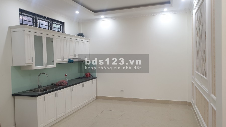 Lâm Du Bồ Đề. Nhà Lô Góc gara thang máy Nhật, kinh doanh, đúc 6 tầng giá 10.5 tỷ.