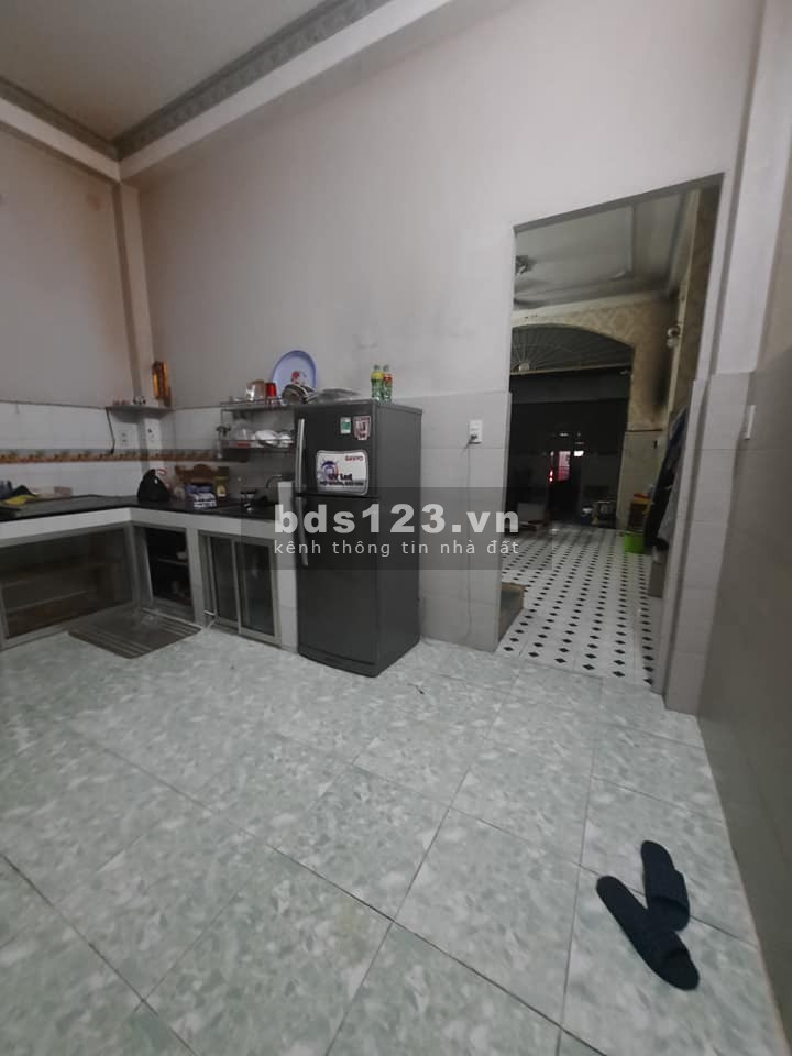 Bán nhà giá quá tốt 60m2 HXH Lạc Long Quân P10 Tân Bình 6.95 tỷ