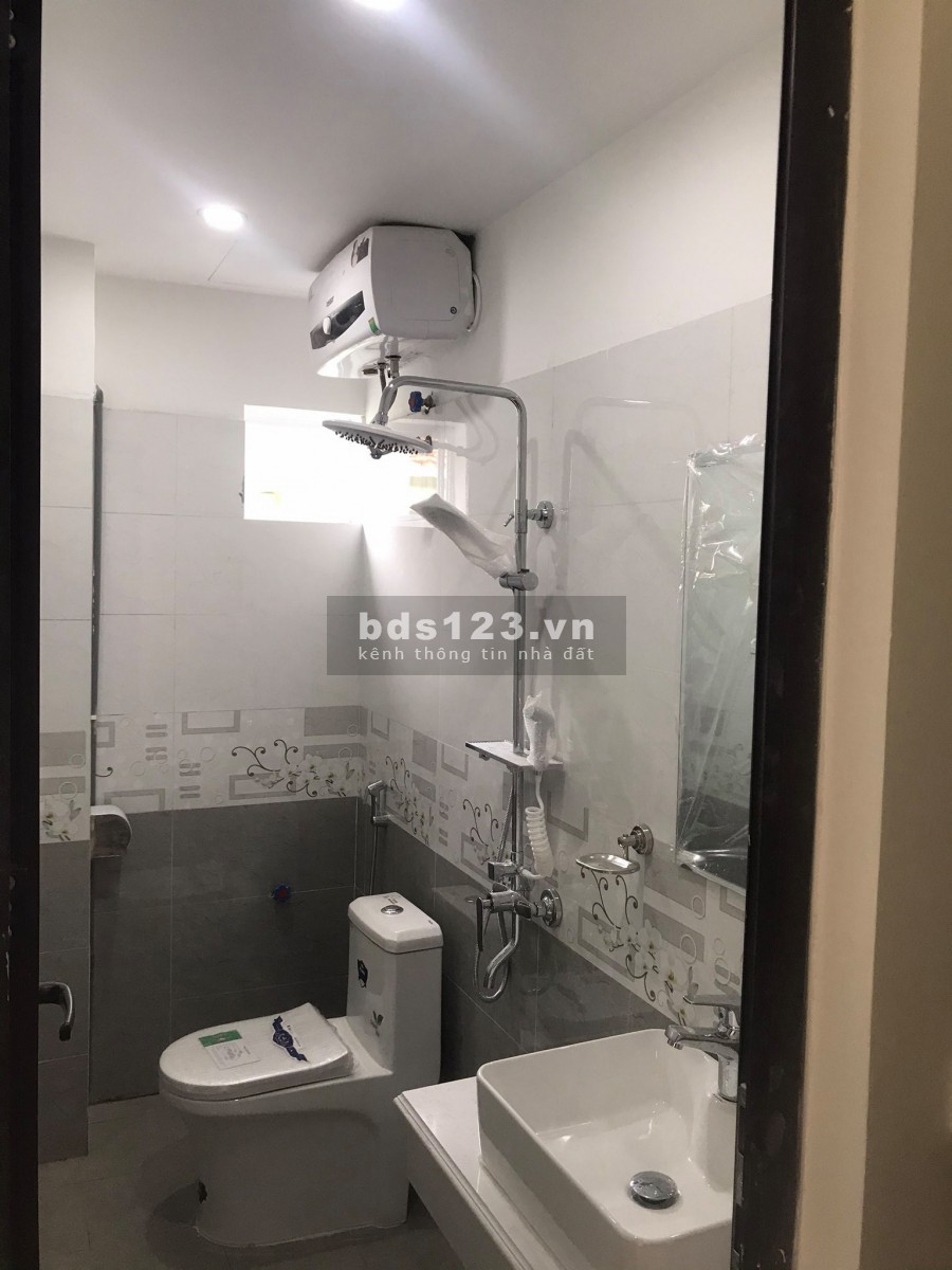 Lâm Du Bồ Đề. Nhà Lô Góc gara thang máy Nhật, kinh doanh, đúc 6 tầng giá 10.5 tỷ.