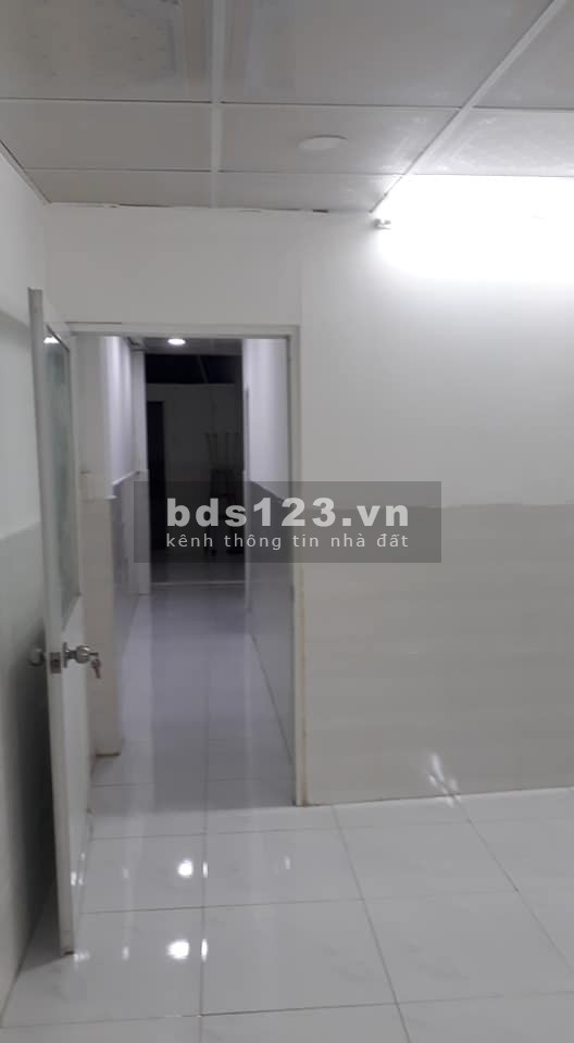 Bán nhà chính chủ nguyên căn hẻm xe hơi Quận 6, dt 42m2, pháp lí sạch