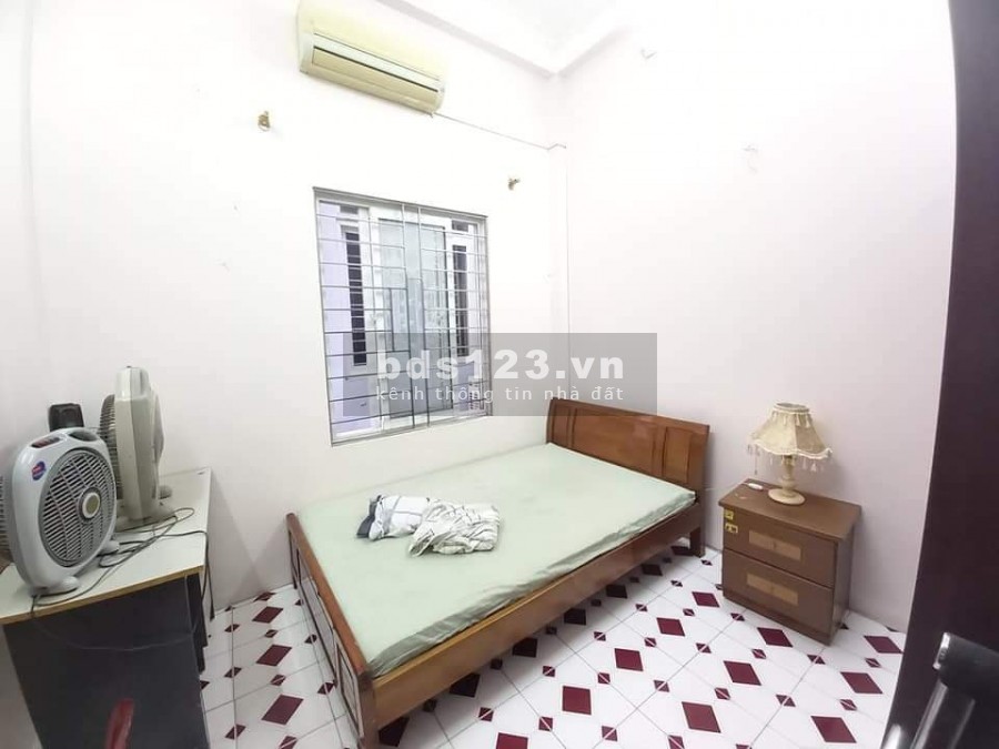 Bán nhà Triều Khúc 33m2 giá 4 tỷ ô tô đỗ cửa thoáng đãng, an sinh cực tốt