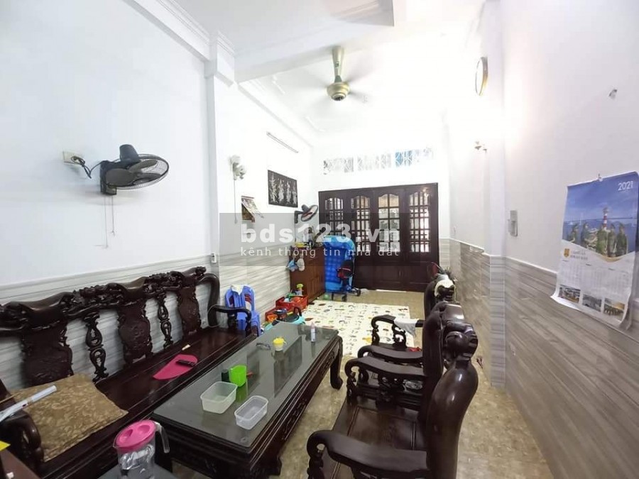 Bán nhà Triều Khúc 33m2 giá 4 tỷ ô tô đỗ cửa thoáng đãng, an sinh cực tốt
