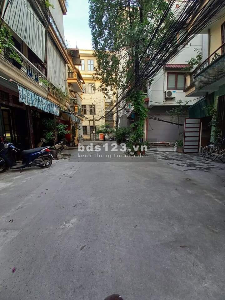 Bán nhà Triều Khúc 33m2 giá 4 tỷ ô tô đỗ cửa thoáng đãng, an sinh cực tốt