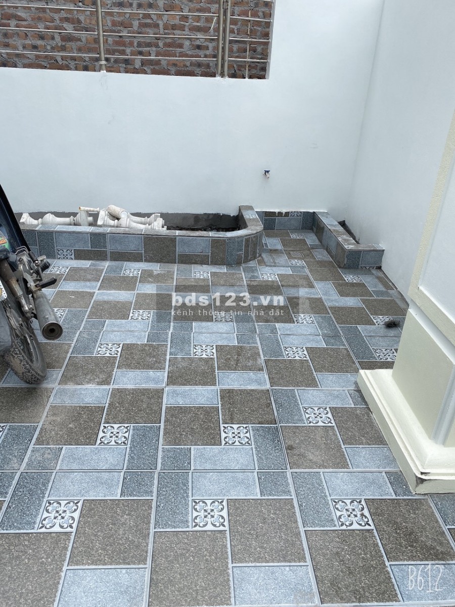 Bán nhà phố Nguyễn Hữu Cầu, ph Ngọc Châu, TP HD, 3 tầng, 137m2, sân vườn, chỉ 3.25 tỷ