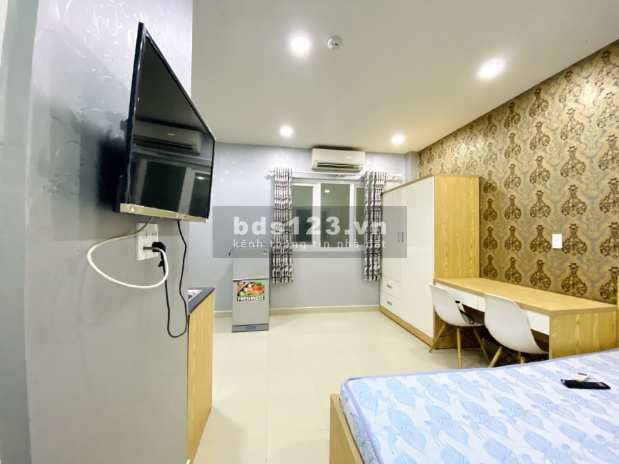 Căn hộ dịch vụ full nội thất 30m2 mt đường Nguyễn Thị Thập quận 7 giá siêu hợp lí 4 triệu 5