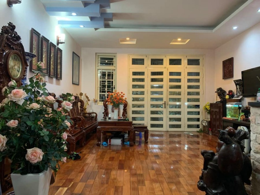 Quá đẹp! Nhà Nguyễn Khánh Toàn, 75m2, 4 tầng, Phân Lô, ô tô sát nhà