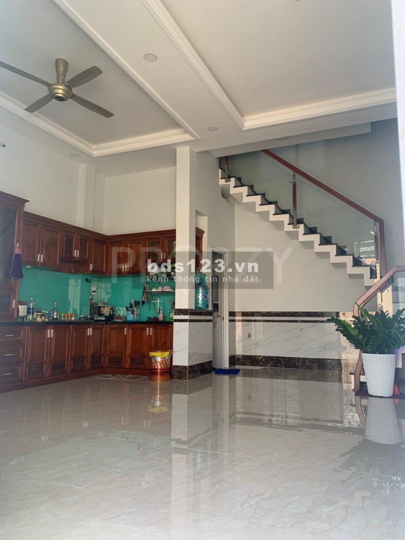 Bán nhà mới xây xong, 5.8x7m, 3 tấm 4PN, giá 4.8 tỷ, p.15 tân bình