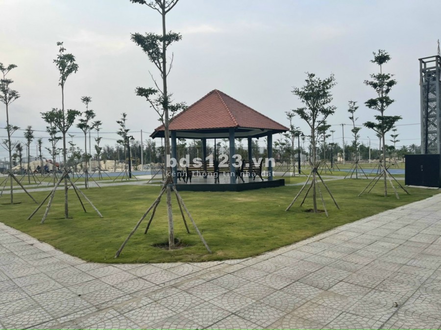 Bán nhà liền kề trong khu đô thị mới, giá chỉ từ 1.1 tỷ, trung tâm hành chính