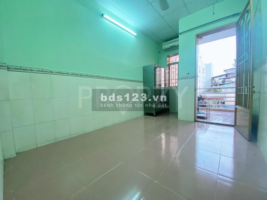Nhà mặt tiền quận Phú Nhuận, 4x15, 5 phòng ngủ, giá cho thuê 18tr