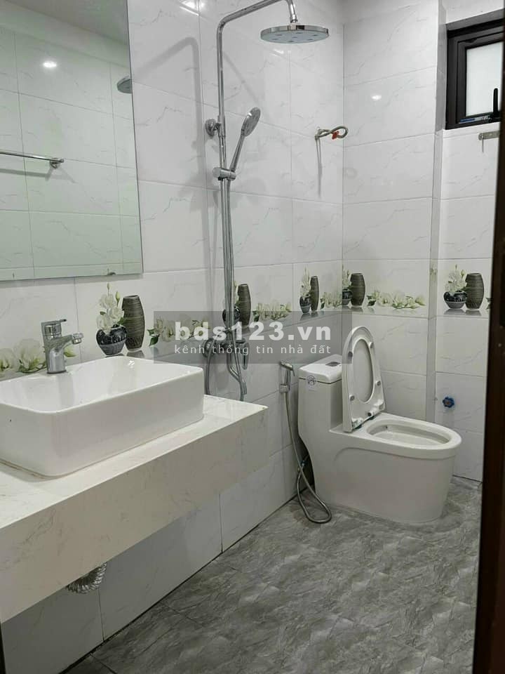 Chủ bán nhà hạ giá nhà Nguyễn Văn Cừ diện tích 39.7m, 5 tầng, giá nhỉnh 3 tỷ