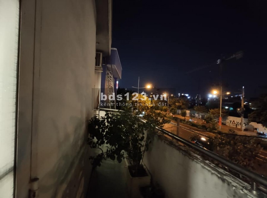 Nhà mặt tiền 8m Nguyễn Văn Linh, Quận 7, giá chỉ 8.65 tỷ, 3 tầng, nón Sơn đang thuê dài hạn