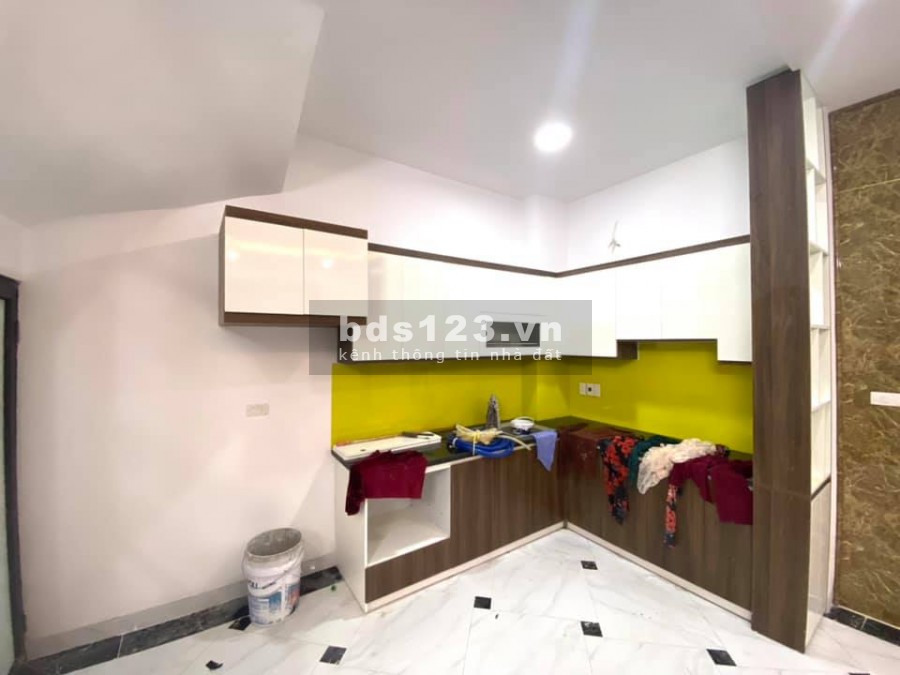 Bán nhà Trương Định, Nhà mới cứng. 40m x 5 tầng. 3,5 tỷ có thương lượng sâu