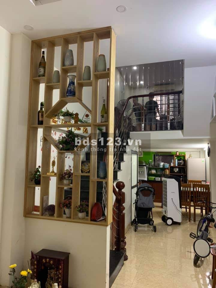 Nhà đẹp Ngọc Thuỵ ô tô qua cửa thoáng trước sau, diện tích 42m2, giá 3tỷ